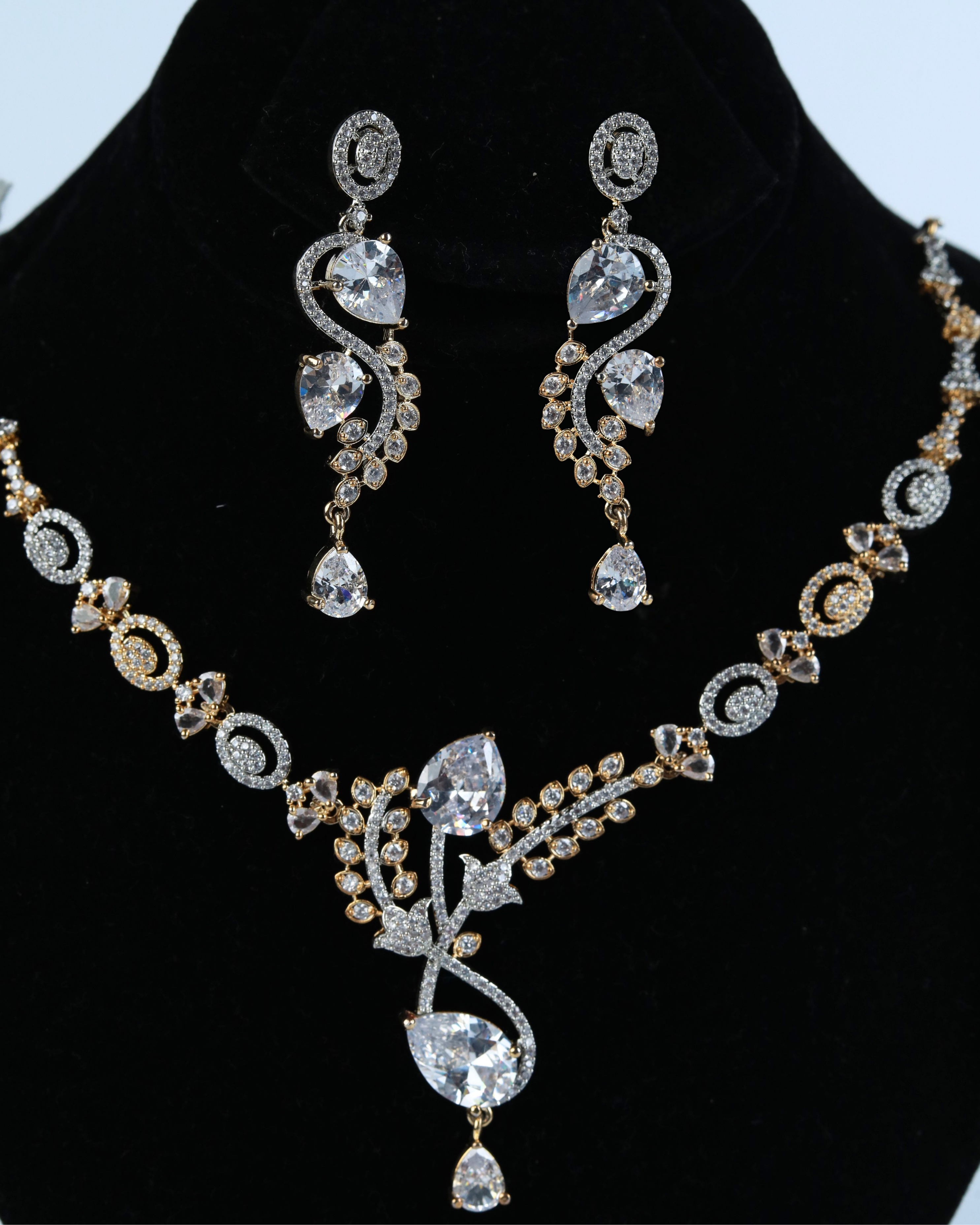 NECKLACE SET
